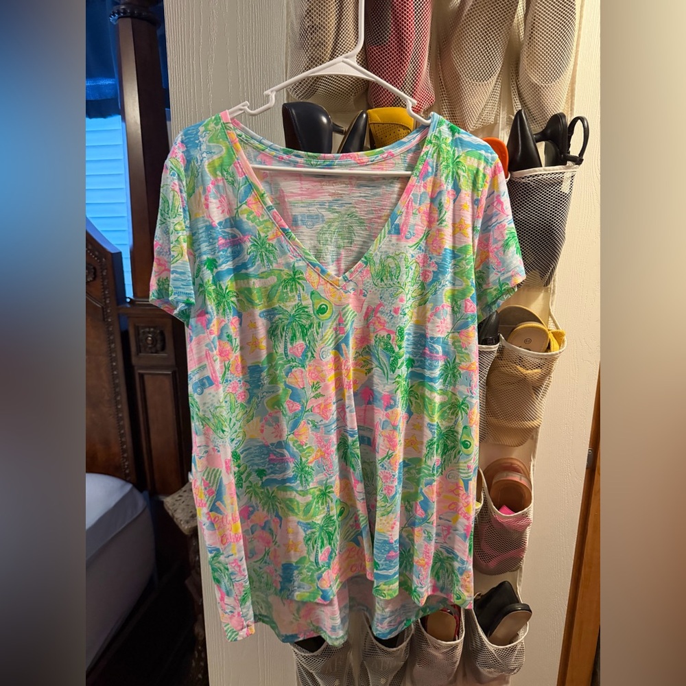 Lilly Pulitzer Etta V-Neck top in the "Lilly Loves California" print.